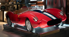 Ferrari Testa Rossa J, da Harrods un regalo extralusso. Riproduzione in scala 75% dell’auto storica a 99 mila euro