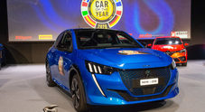 208 è Auto dell'Anno 2020. La compatta Peugeot vince il premio europeo più prestigioso, sul podio Model 3 e Taycan