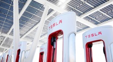 Tesla festeggia i 10 anni della rete Supercharger con i Tesla Electric Summer