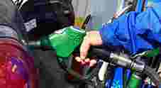 Carburanti: ancora cali del prezzo della benzina sulla rete: self è 1,993 euro/litro, stabile il diesel a 1,937 euro/litro