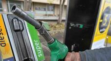 Carburanti, prezzi in salita sulla rete. La benzina sale a 1,868 euro/litro, il diesel a 1,739 euro/litro