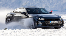Audi, mai vista tanta potenza: ecco RS e-tron GT. Sul lago ghiacciato alla guida dell’ammiraglia elettrica