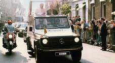 Mercedes, la Papamobile compie 40 anni. Basata sulla Classe G, la prima ha fatto ritorno al museo di Stoccarda