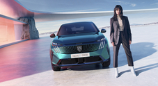 Peugeot e3008, il Leone trasforma il suo Suv di successo