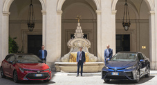 La Toyota Corolla Full Hybrid e la Mirai ad idrogeno ospiti d'onore a Palazzo Chigi