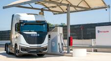 Air Liquid e Iveco, primo rifornimento europeo di idrogeno per camion. Svelato prototipo veicolo a celle a combustibile