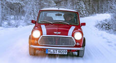 Mini Cooper Classic, insolito regalo di Natale a Rovaniemi. Omaggio al grande Rauno Aaltonen per ricordare vittorie Anni '60