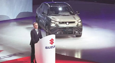 e-Vitara, un progetto sviluppato con Toyota e Daihatsu. La promessa di Toshihiro Suzuki: «Avanti tutta verso società neutrale»
