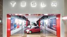 Tesla, in Usa chiude showroom in centri commerciali di lusso e cambia strategie di vendita