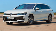 Volkswagen, arriva sul mercato la Passat eHybrid. La wagon plug-in è proposta in 3 allestimenti e con 2 potenze