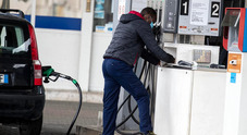 In rialzo i carburanti, benzina al self service a 1,755 euro. Diesel self a 1,640 euro/litro
