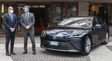Mobilità sostenibile nel Lazio: Toyota presenta a Zingaretti la Mirai e sollecita un piano per la diffusione dell’idreogeno