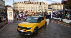 Jeep Avenger, maratona “elettrica” per le strade di Torino. Nuova arrivata ieri in mostra alla Torino City Marathon 2022