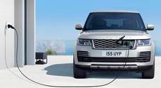 Range Rover diventa ibrida plug-in, la regina si rifà il trucco ma la vera novità è la P400e