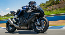 Yamaha R1 Race 2025, 200 cv pronti ad aggredire ogni pista. Versione pensata per il mondo delle corse e ispirata a MotoGP