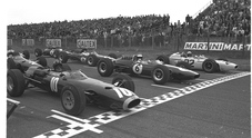 70 anni di Formula 1, l'epopea di Jim Clark e John Surtees