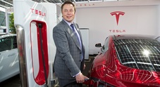 Tesla in utile ma delude le attese, calo in borsa. Musk fiducioso su 2019, vendite a 360-400mila auto