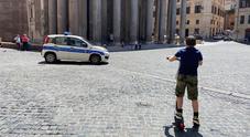 Sicurezza: bimbo di 11 anni sfreccia sul monopattino elettrico sotto gli occhi della Polizia nel cuore di Roma