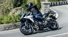Yamaha, Tracer 900 alza l’asticella: bella e accessibile la moto tuttofare