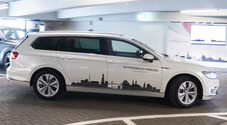 Parcheggio automatico by Volkswagen, esibizione all’aeroporto di Amburgo Parcheggio automatico by Volkswagen, esibizione all’aeroporto di Amburgo