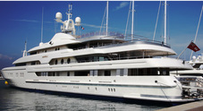 Montkaj ed altri due yacht da sogno della famiglia reale saudita nel golfo di Napoli