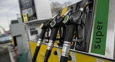 Carburanti, nuovi ritocchi al rialzo dei prezzi. Benzina self è 1,867 euro/litro, diesel a 1,771 euro/litro