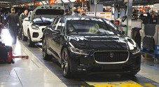 Jaguar, la i-Pace esce di scena. Casa inglese fermerà a fine anno la produzione dell'elettrica