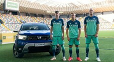 Dacia, anteprima assoluta per Duster alla Dacia Arena. Il lancio nel terreno di gioco dell'Udinese calcio
