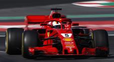 Test Montmelò, la Ferrari di Vettel precede la Mercedes di Bottas a metà giornata