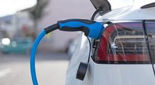 Produttori auto tagliano stime sulle vendite mondiali di Bev. Per Boomberg -3 milioni rispetto al 2023