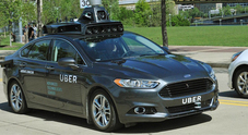Guida autonoma, una Ford Fusion hybrid “brandizzata” Uber gira per le strade di Pittsburg