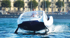 Seabubbles, l’aliscafo elettrico che vola sull'acqua. Sperimentazioni a Parigi e Ginevra