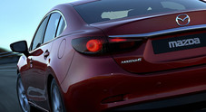 Mazda svela la nuova ammiraglia: linea fluida, efficienza da primato