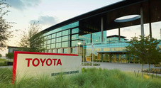 Toyota prima casa al mondo per il terzo anno di fila. Casa jap ha venduto 10,48 ml di auto e riesce a gestire criticità chip