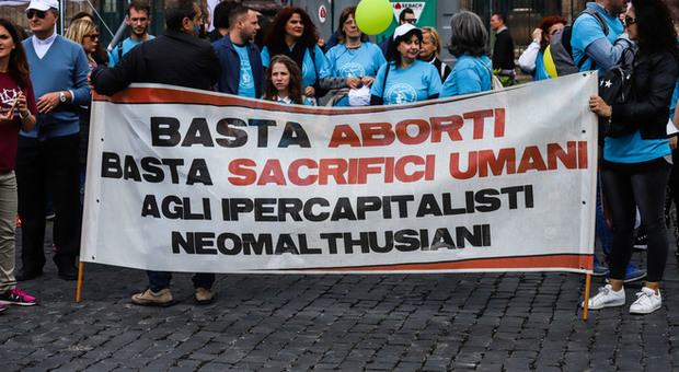 Roma, aborto: al via il corteo della Marcia per la vita