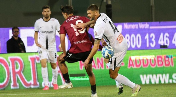 Canotto a segno al 94', Reggina-Ascoli finisce 1-0 con i calabresi ai playoff