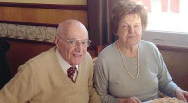Sposati da 66 anni, muoiono entrambi nel giro di un giorno. La commovente storia di Elsa ed Ermete