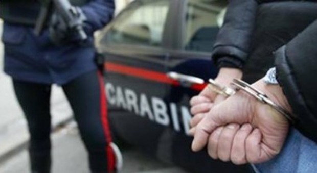 Varese, accoltella il marito durante una lite: arrestata casalinga