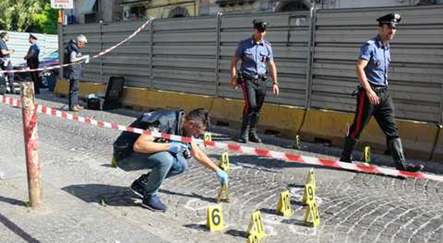 Napoli, nuova «stesa» in pieno giorno: esplosi cinque colpi di pistola ai Quartieri Spagnoli