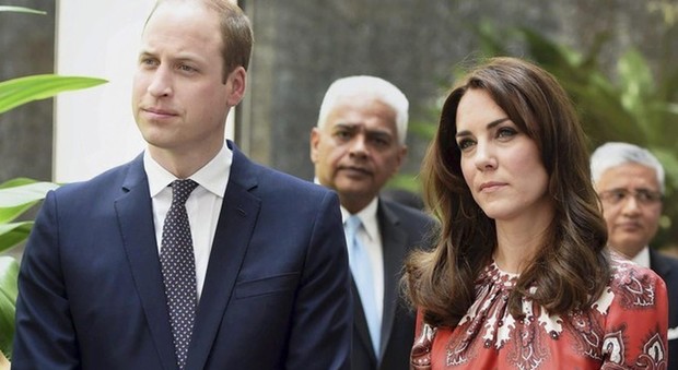 Kate Middleton, il principe William è stanco a causa dei 3 figli. «Ecco cosa ha deciso di fare...»