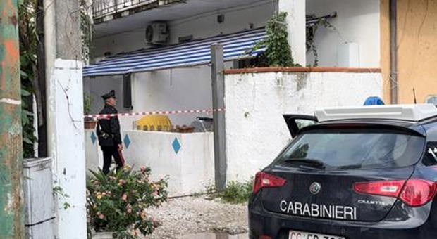 Capaccio, donna napoletana morta nel residence: la pista del femminicidio