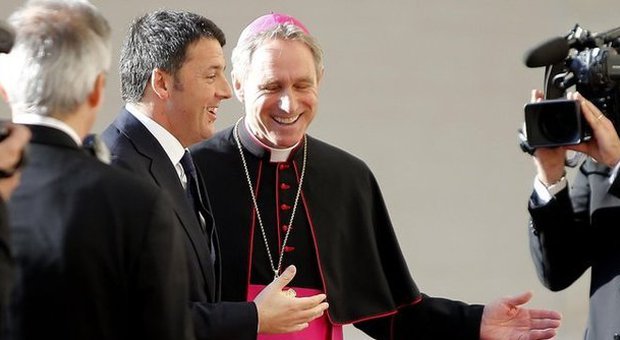 Renzi in udienza privata da Papa Francesco con la moglie Agnese e i figli
