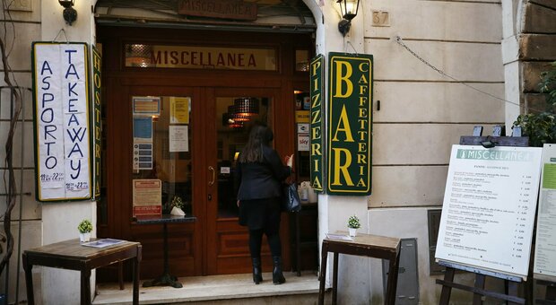 Roma, i ristoratori: noi apriamo. Ma il fronte è spaccato