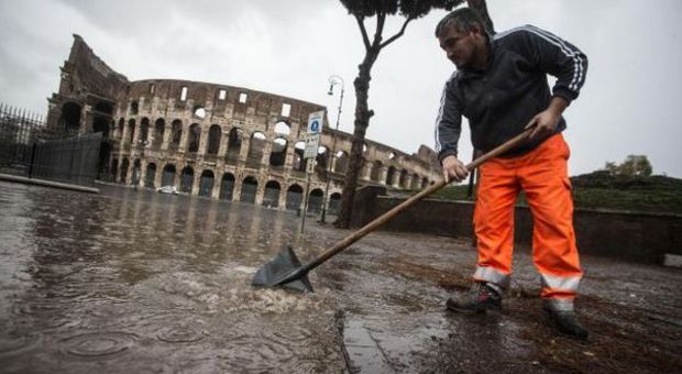 Roma, pioggia e allagamenti: chiuse quattro stazioni metro