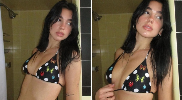 Dua Lipa infamma i social con il bikini da 850 euro: «Il mio outfit estivo»