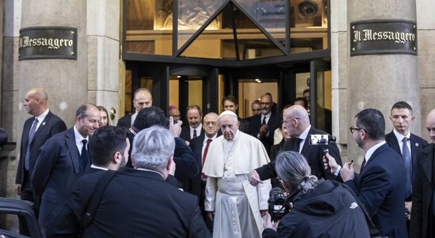 Storica visita del Papa al Messaggero: «L’informazione che ci fa bene»