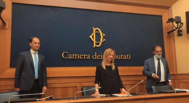 Riforma elettorale, la proposta di Fratelli d'Italia. Giorgia Meloni: «Vogliono una legge salva-inciuci»