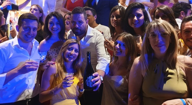 «Toghe d'Estate», i giovani avvocati di Napoli fanno festa al Nabilah