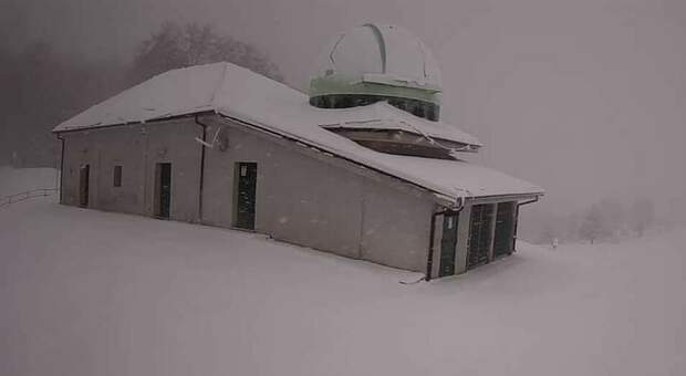 Osservatorio coperto di neve