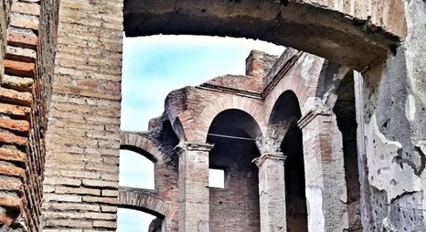Sorpresa nel parco di Ostia Antica: «Quell'edificio sembra un palazzo del '500»